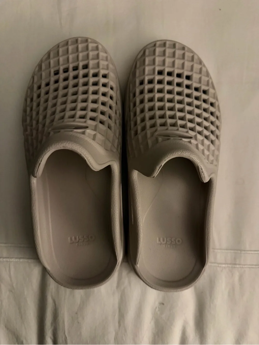 Lusso Foam Vented Slip-On Clog - Light Taupe